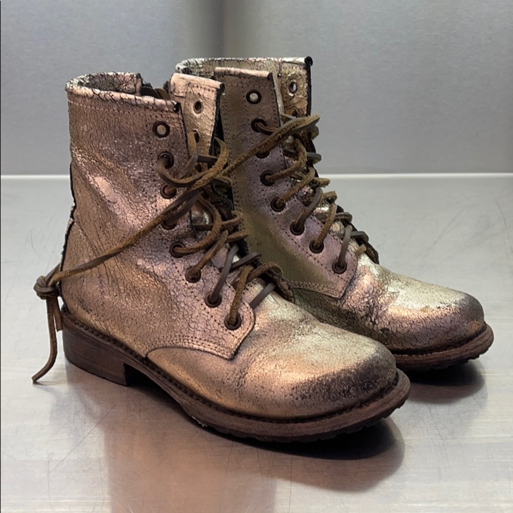 Freebird Manchester distressed silver leather 6